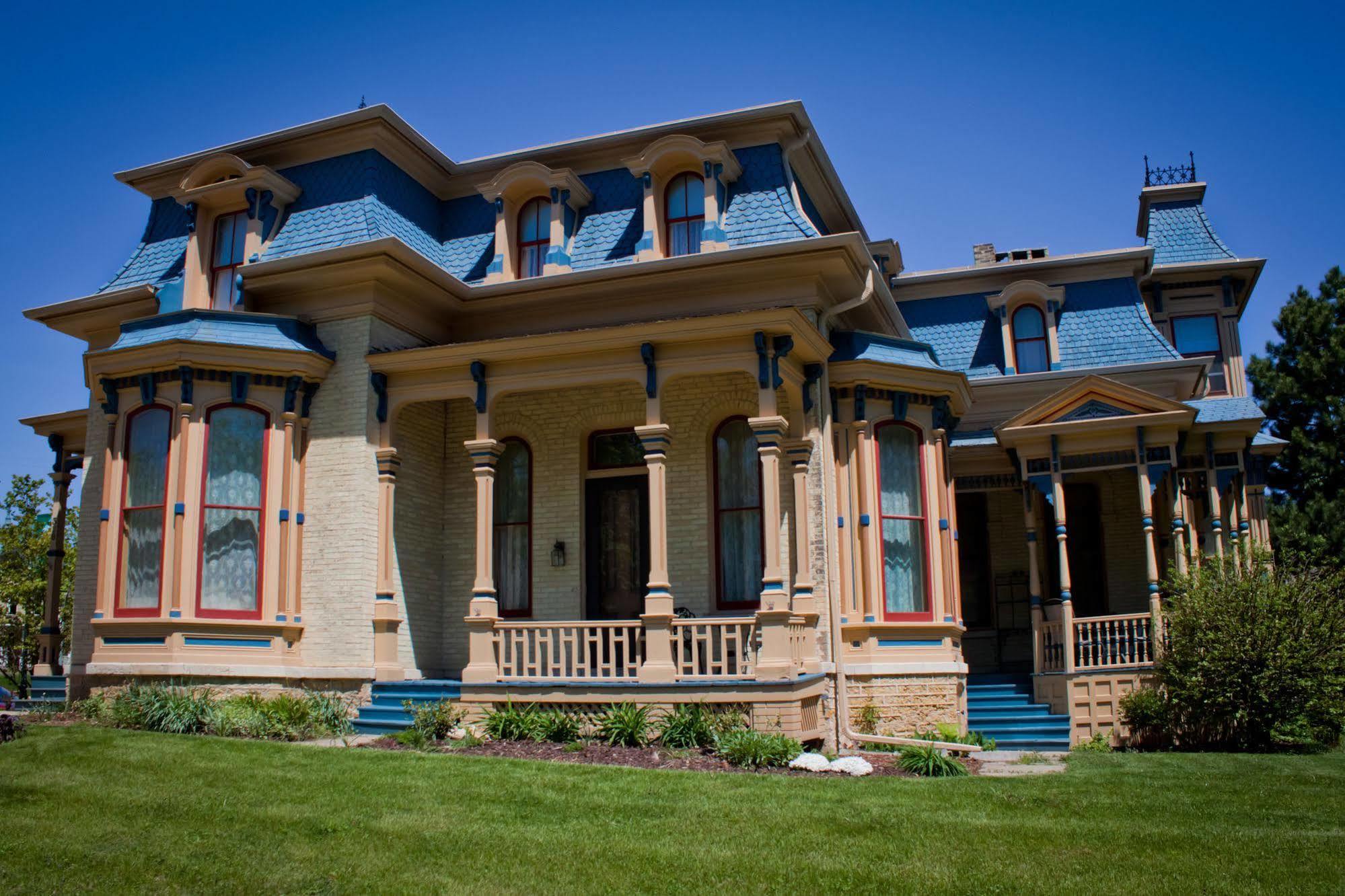 Hamilton House Bed And Breakfast Whitewater Exterior photo